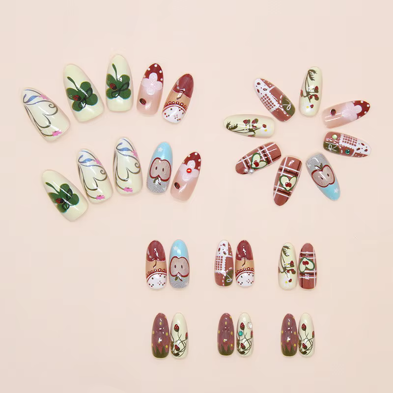 24 pièces mignon amande presse sur ongles dessin animé pomme fraise doux rose Plaid modèles français faux