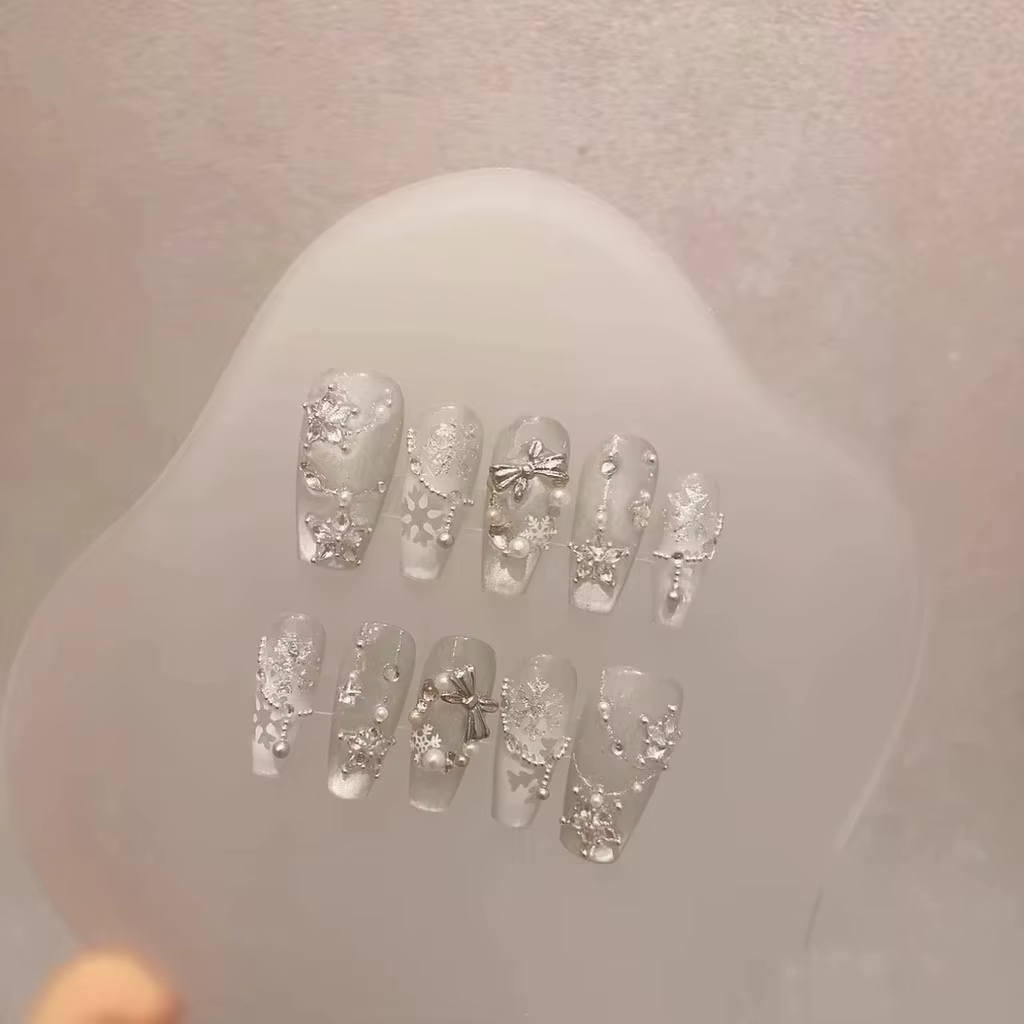 Blanche-Neige Carol Winter Presse Faite À La Main Sur Les Ongles Blanc Noël Oeil De Chat Faux