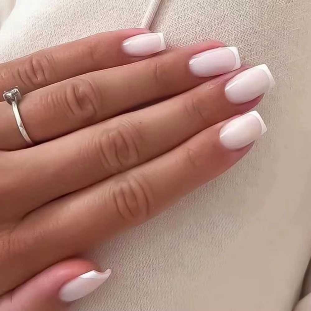 Faux ongles carrés courts