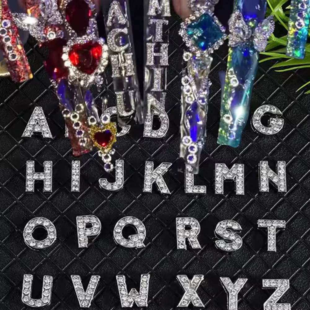 26 pièces/paquet Style européen et américain strass alliage lettre anglaise Nail Art décoration