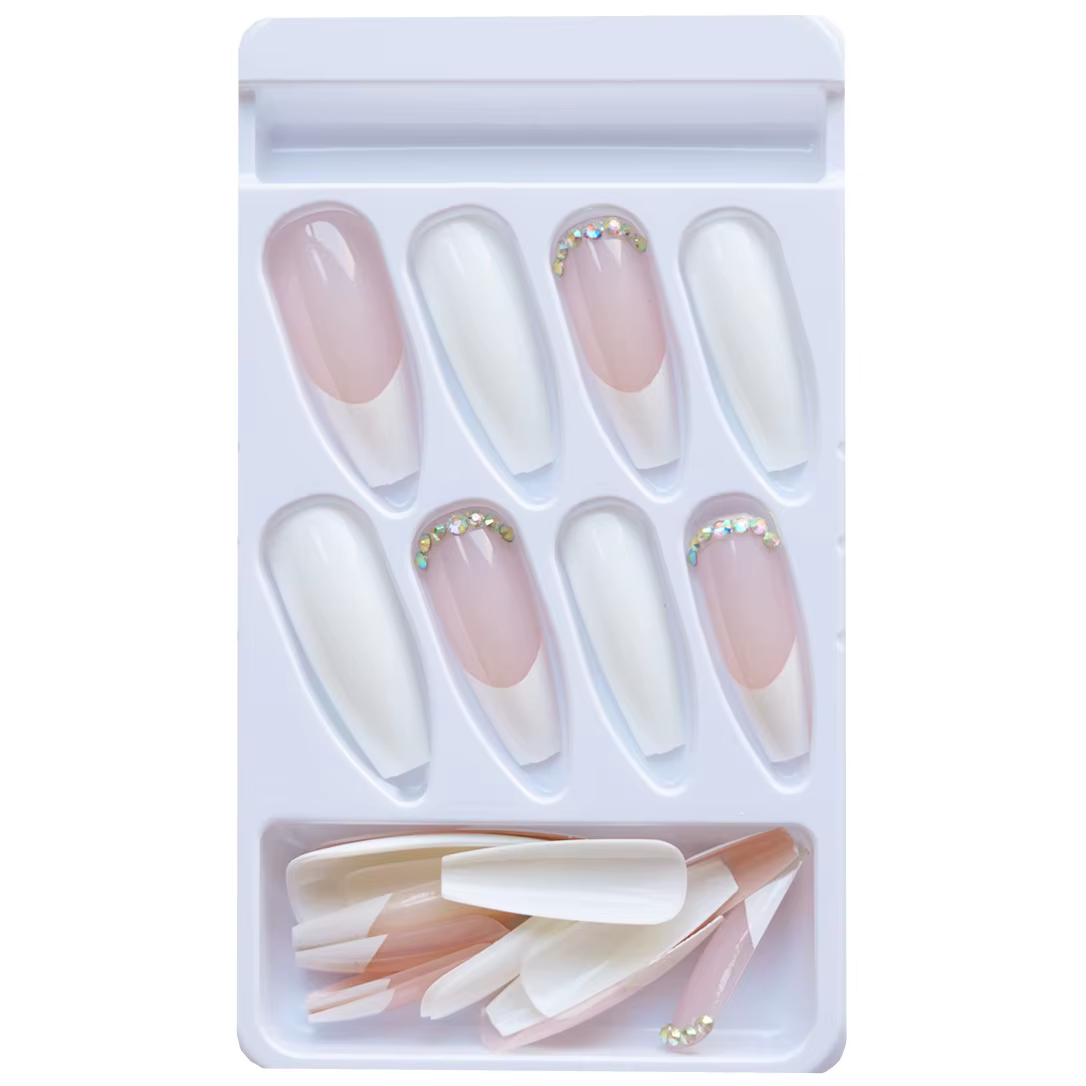 Faux ongles artificiels blancs U colorés