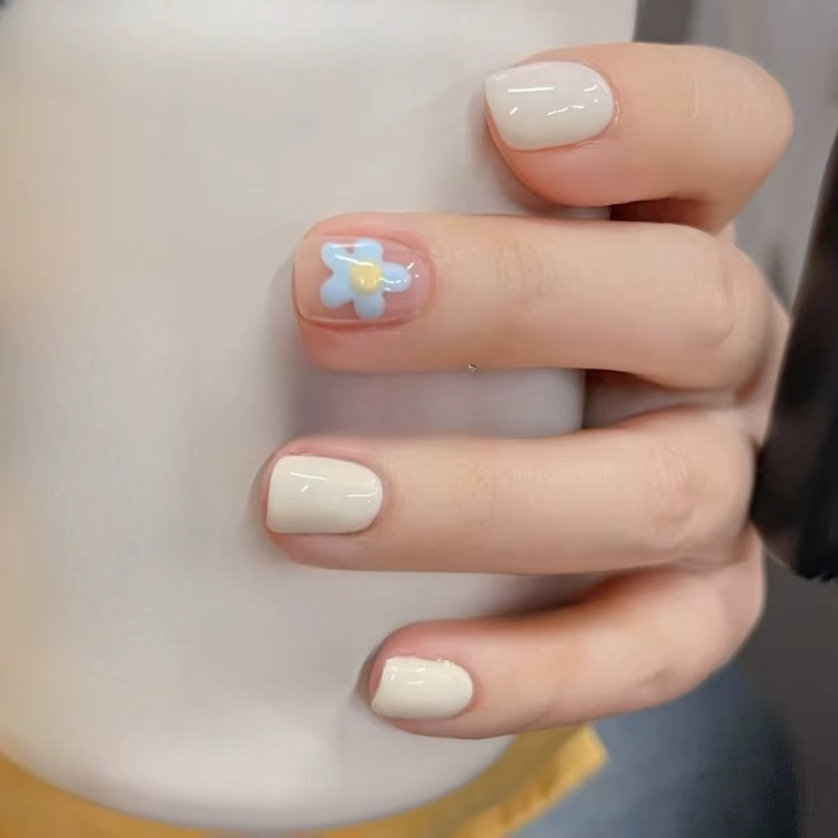24 faux ongles brillants à motif floral