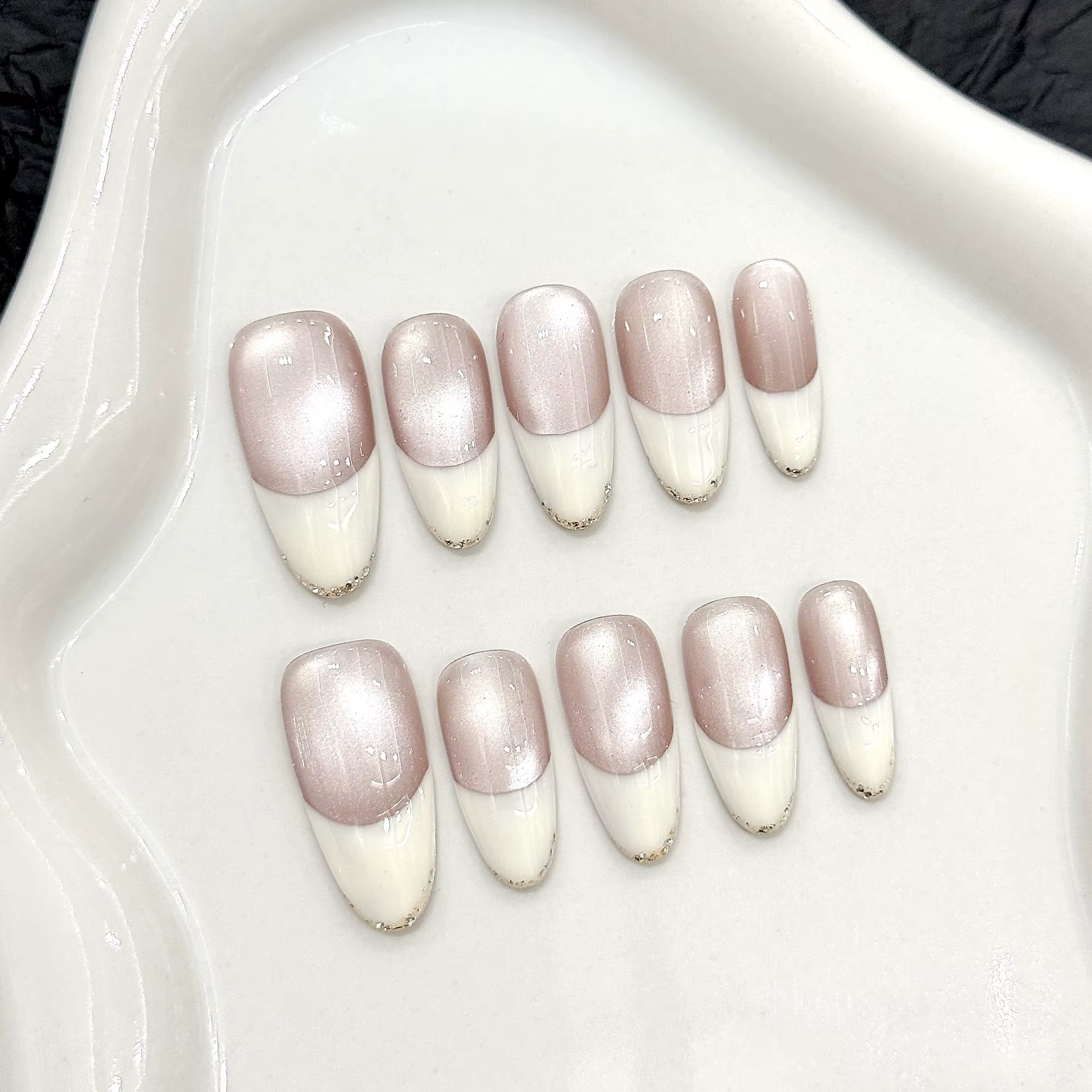 Presse rose faite à la main sur les ongles Simple Cateye ovale longueur moyenne portable faux