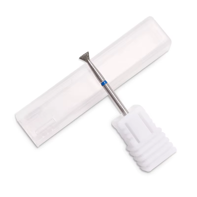 Foret à ongles pour nettoyer les cuticules