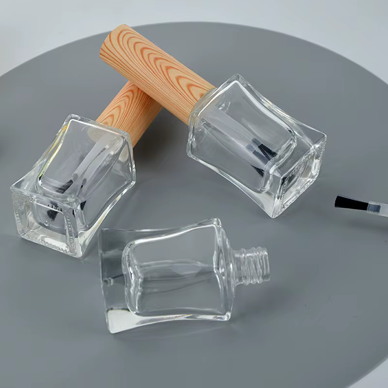 Bouteille de vernis à ongles africain
