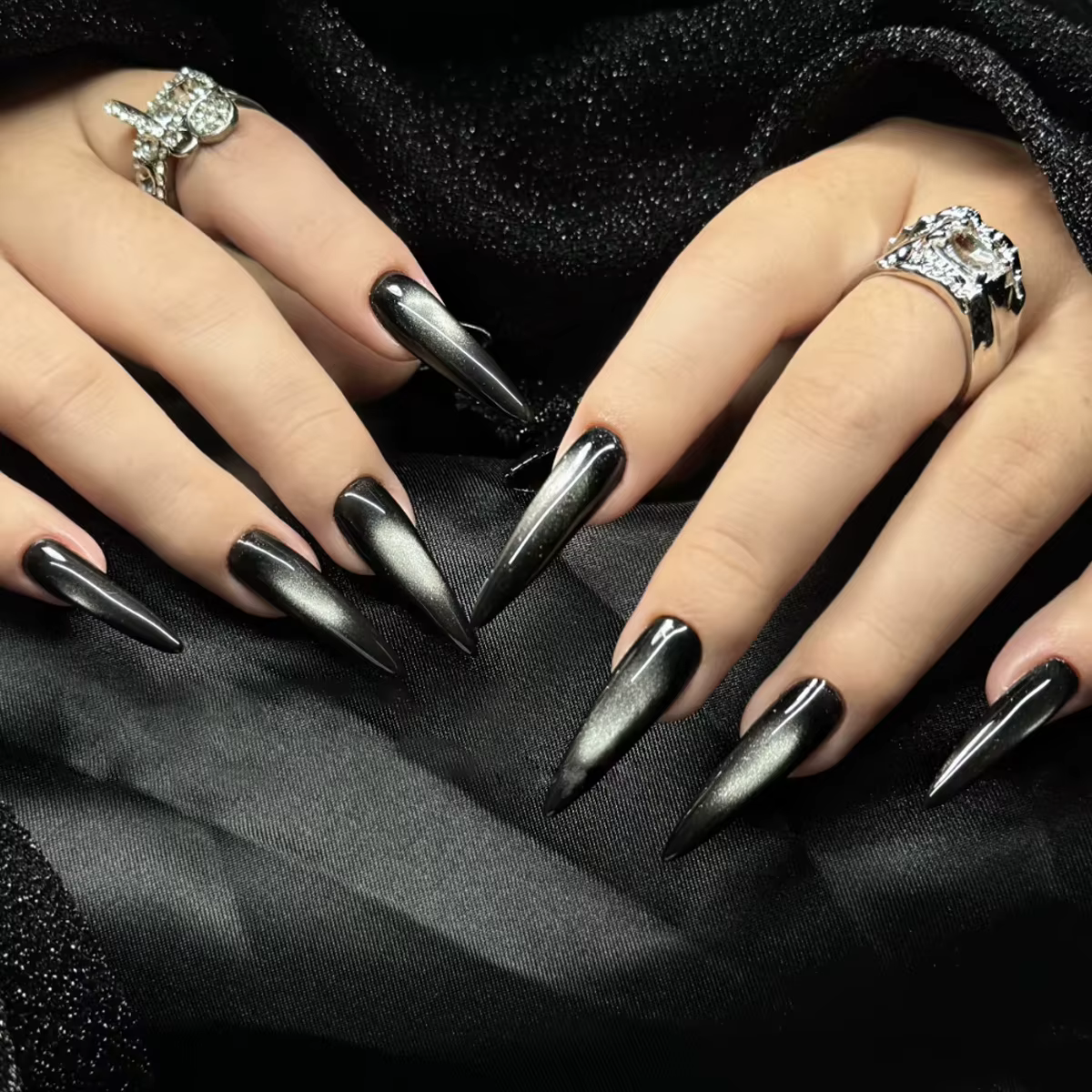 24 faux ongles électro-plaqués bleu lune