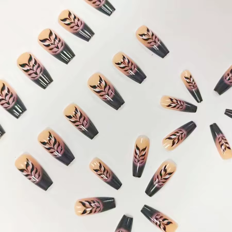 Faux ongles moyens pour femmes et filles
