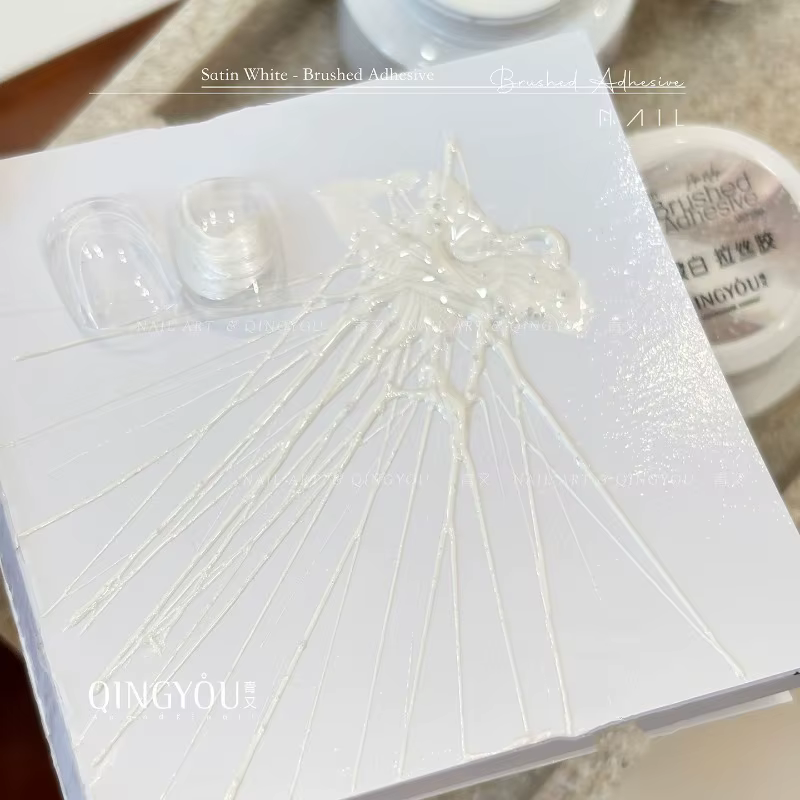 Gel extensible blanc soyeux pour ongles