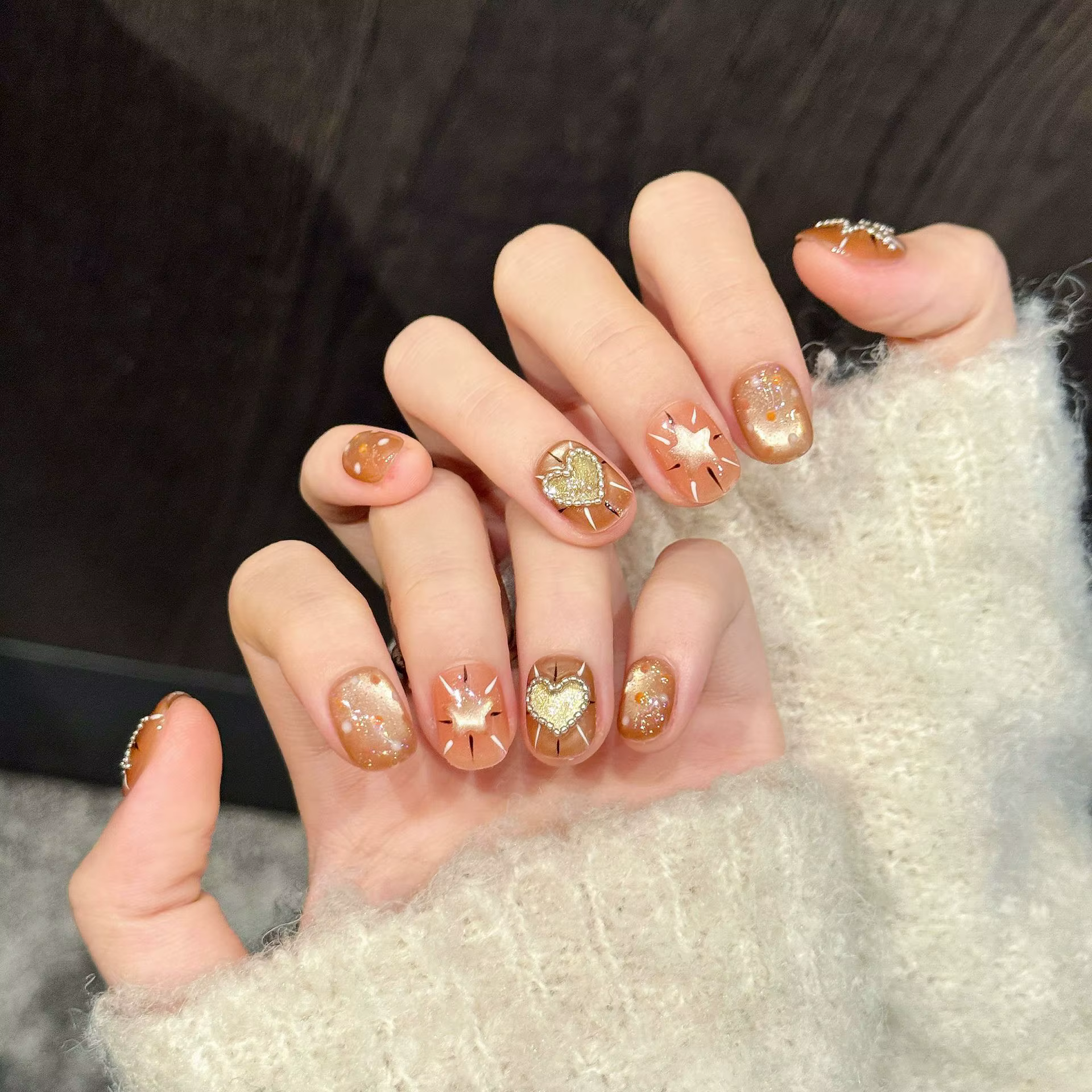 10 faux ongles ronds faits à la main
