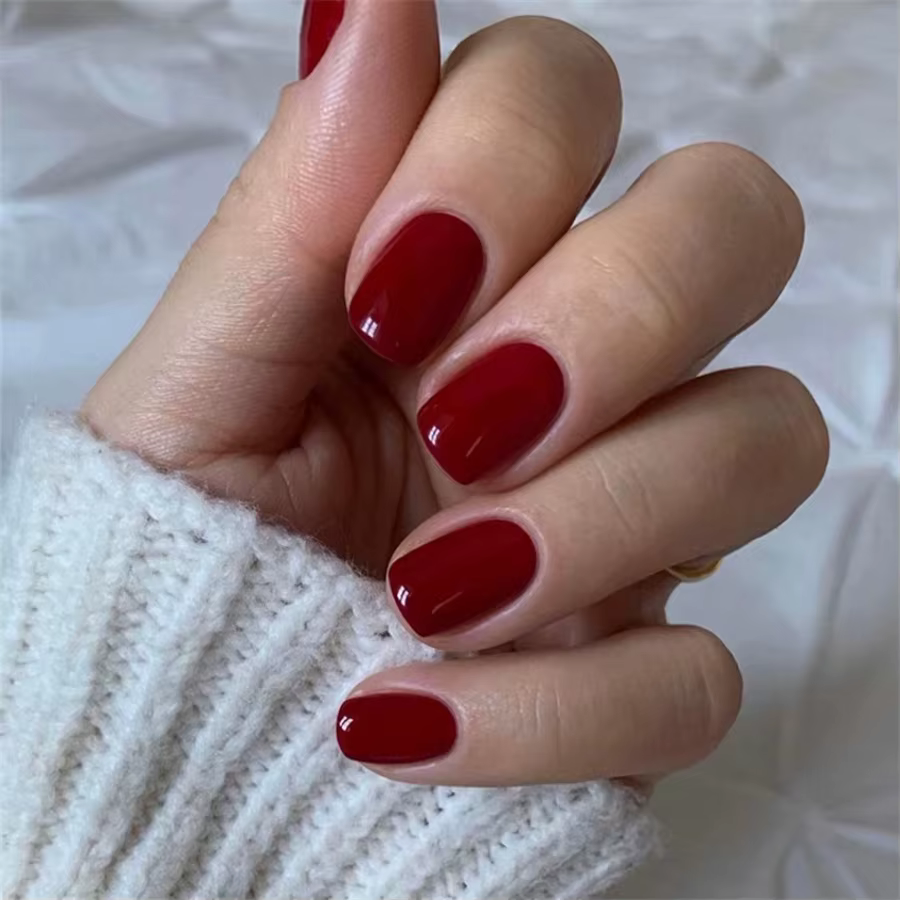 24 pièces/ensemble Faux ongles en acrylique à couverture complète à presser, courts, style French, rouges brillants, amovibles, fournitures pour ongles