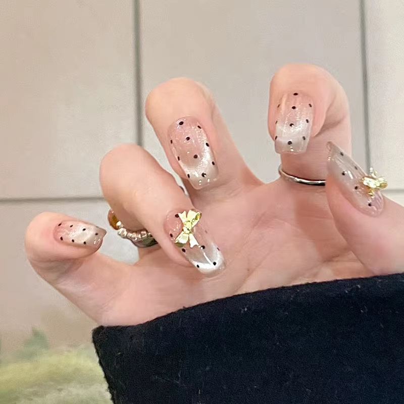 24 pièces oeil de chat faux ongles avec onglets collants 3d arc