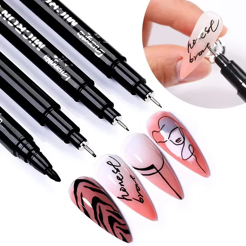 Stylo Graffiti noir pour Nail Art 3D