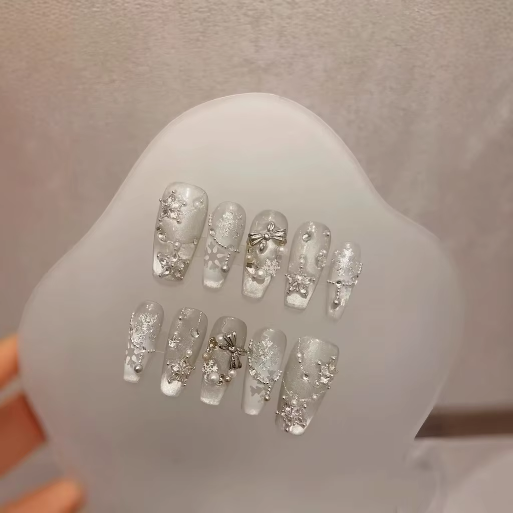 Blanche-Neige Carol Winter Presse Faite À La Main Sur Les Ongles Blanc Noël Oeil De Chat Faux