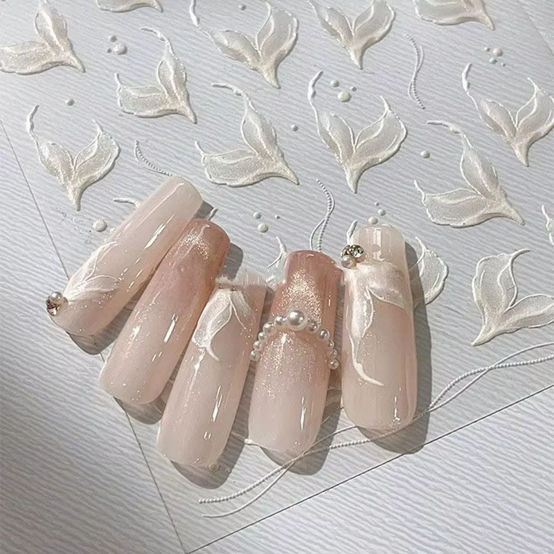 Autocollants pour ongles en queue de poisson blanche