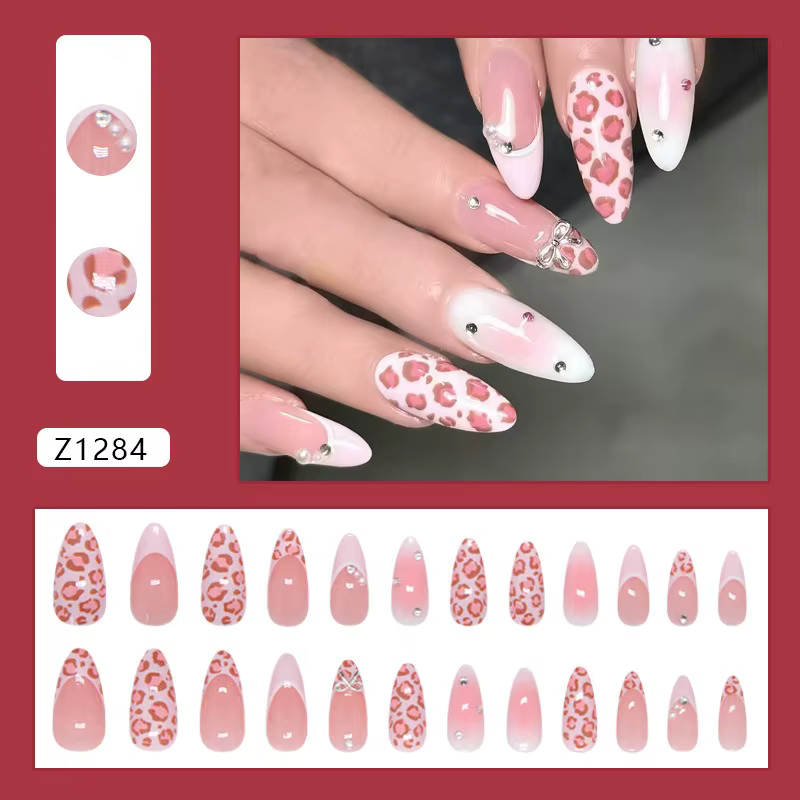24 faux ongles à presser en amande rose imprimé léopard