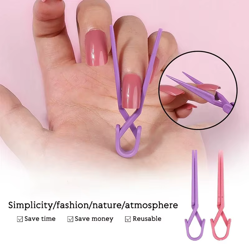 Pince à ongles façonnant la peinture