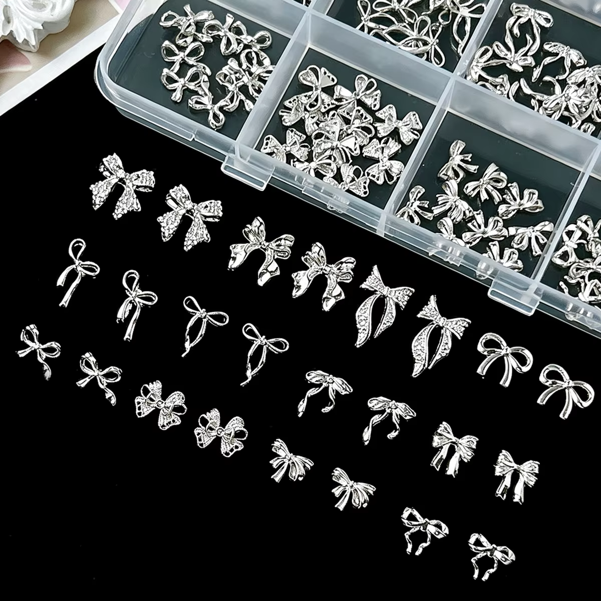 1 Boîte de Décorations d'Ongles en Alliage Lourd Multi-Styles