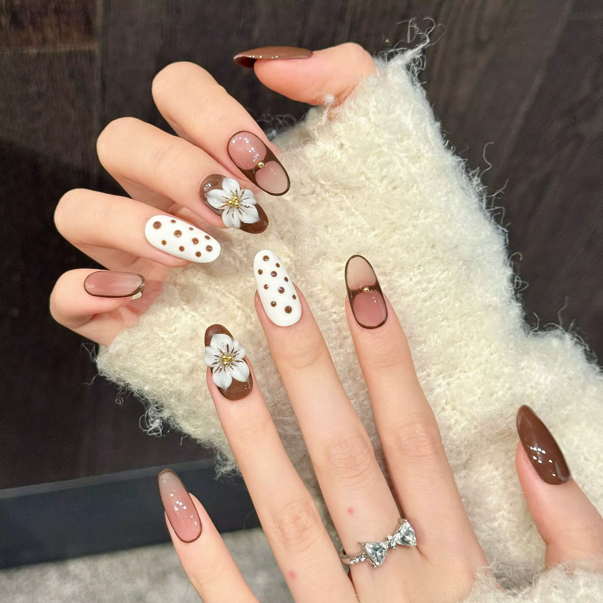 10 faux ongles ovales faits à la main