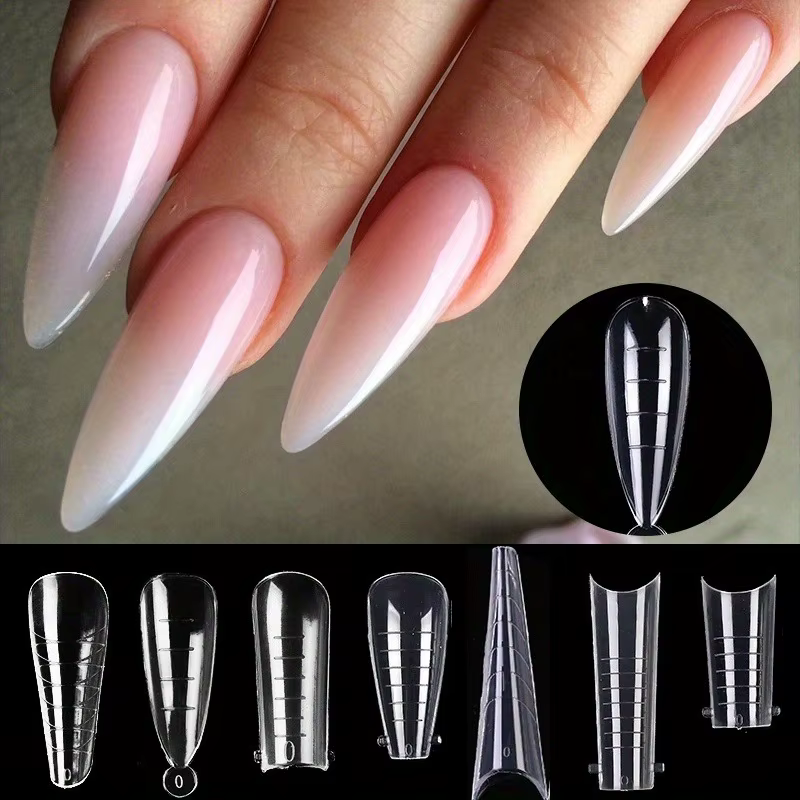 Extension de faux ongles en acrylique