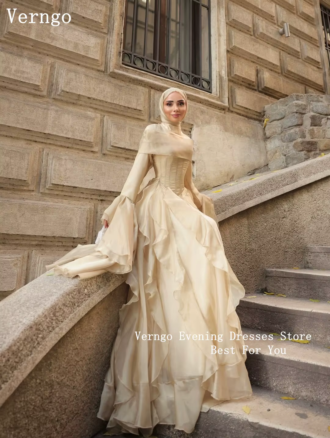 Verngo Beige une ligne manches longues robe de soirée col haut plissé robes d'occasion formelles élégant Mulism robes de bal personnalisé