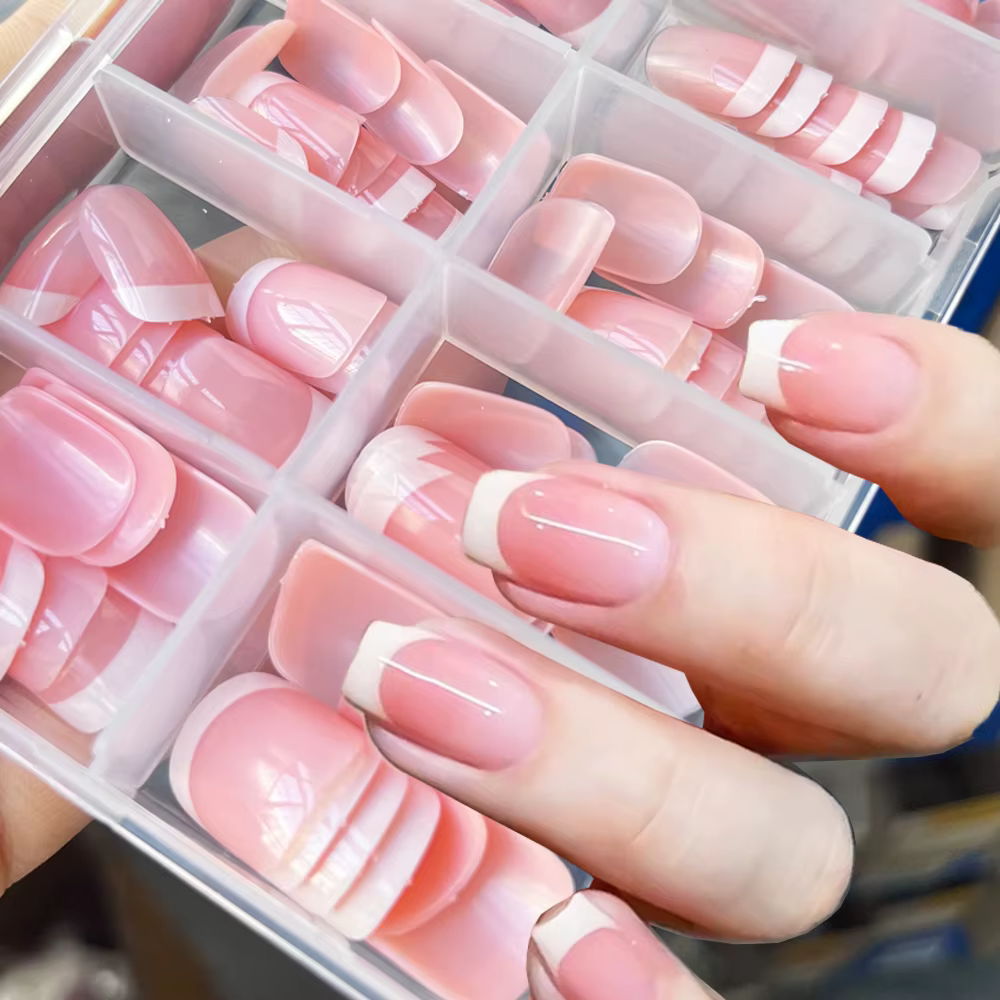 120 pièces noël nu rose français faux ongles court forme ovale couverture complète
