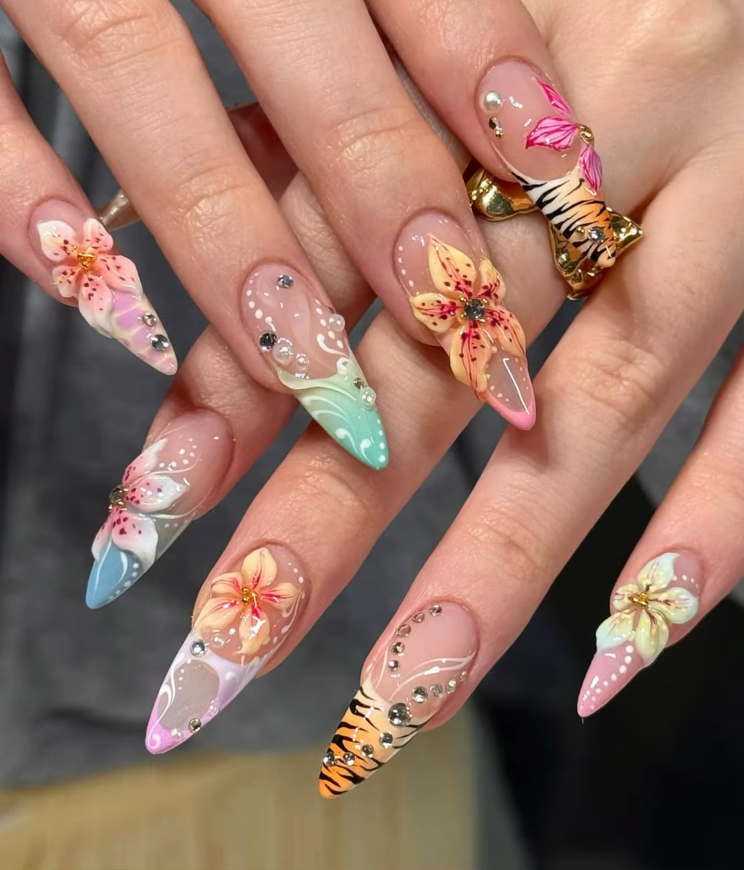 Presse à fleurs 3D colorée sur les ongles