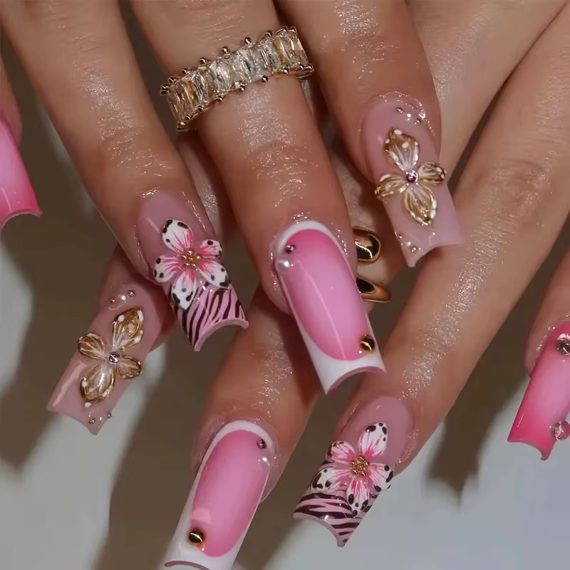 Faux ongles léopard rose mi-longs