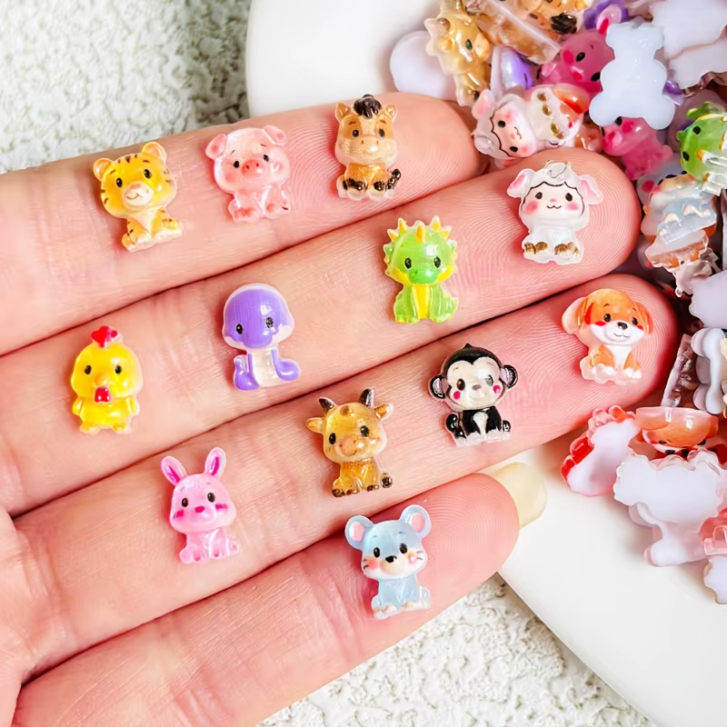 20 accessoires mignons pour ongles en forme de dessins animés