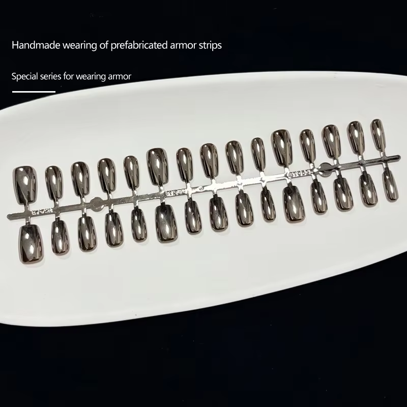 24 faux ongles métalliques argentés et noirs