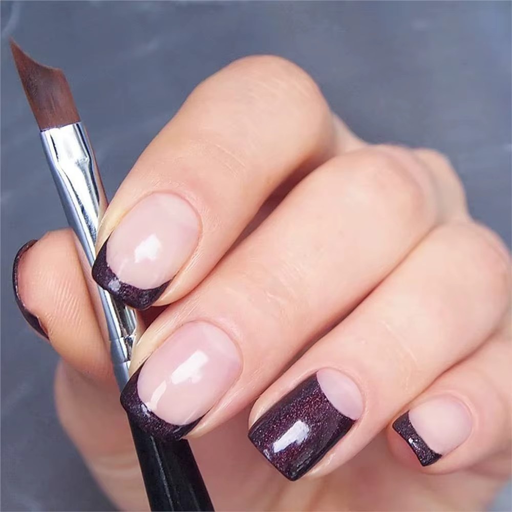 Pinceau à ongles français avec poignée noire