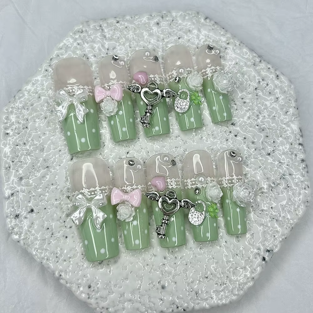 Y2K Vintage Gyaru français dentelle longue à la main presse sur les ongles arc perle à pois trèfle faux