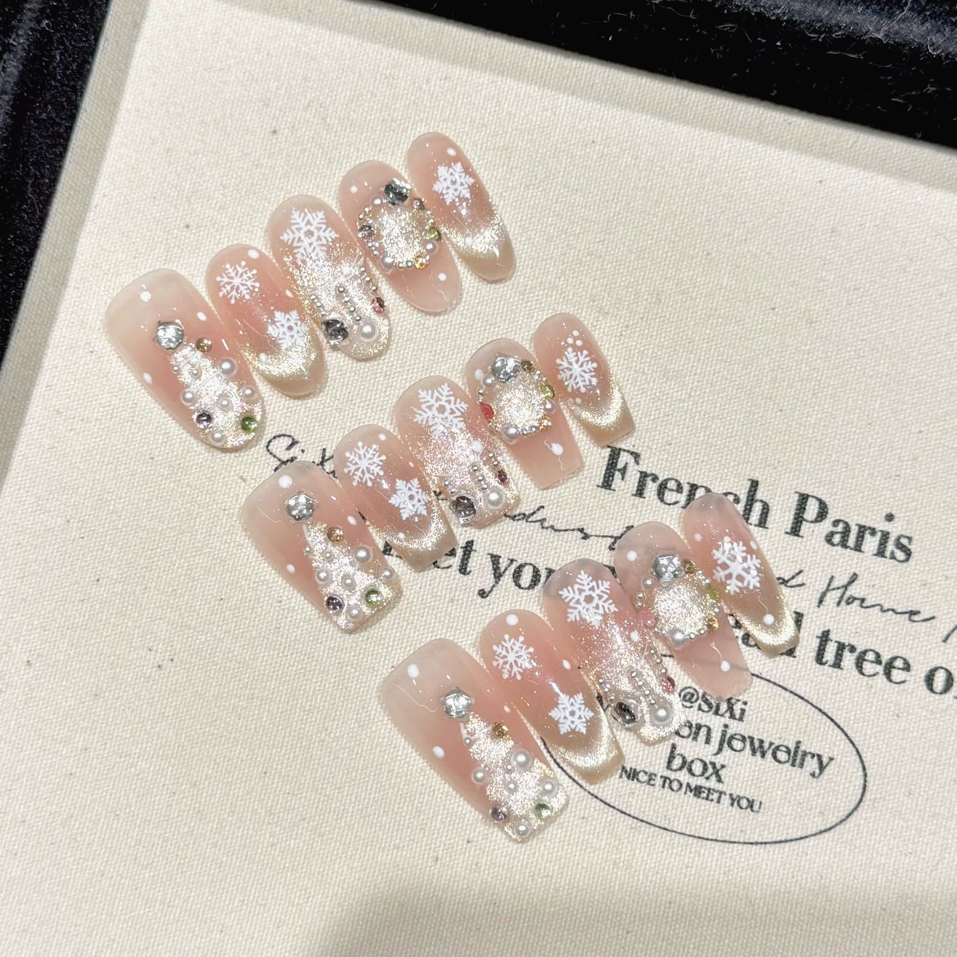Faux ongles faits à la main pour décoration de Noël