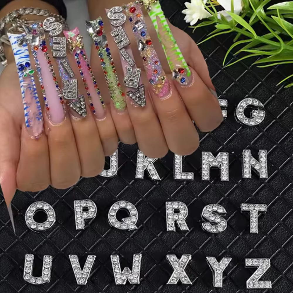 26 pièces/paquet Style européen et américain strass alliage lettre anglaise Nail Art décoration
