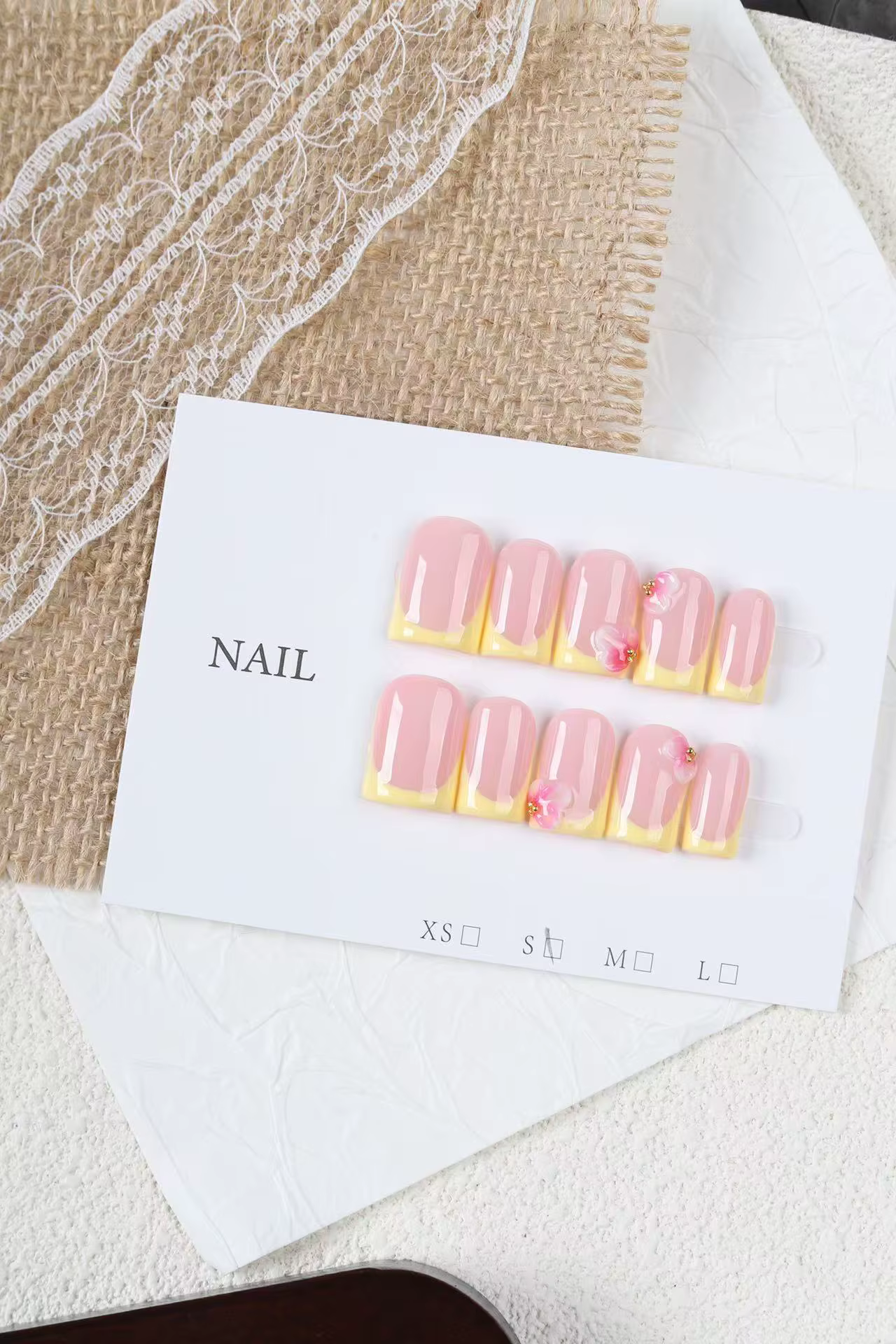 10 faux ongles courts carrés faits à la main