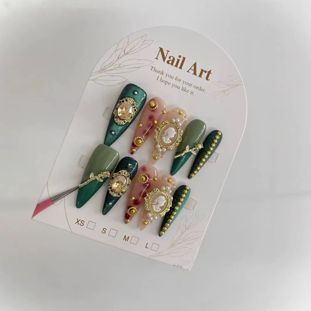 Faux ongles de luxe à pression en or vert