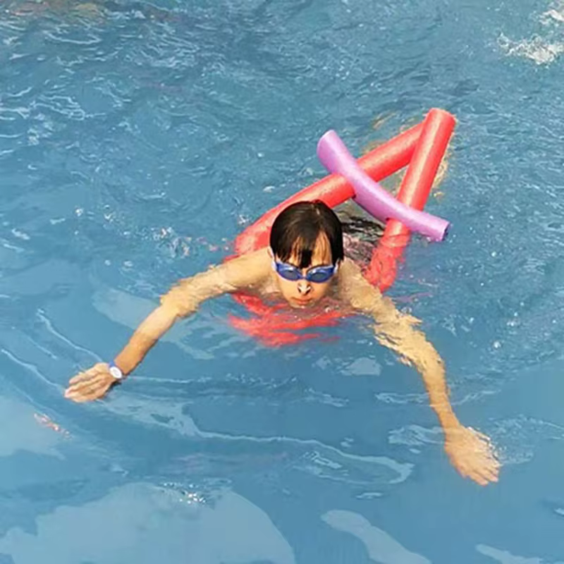 Bâton flottant en mousse creuse et flexible pour la piscine, connecteur de nouilles, anneau d'aide à la natation