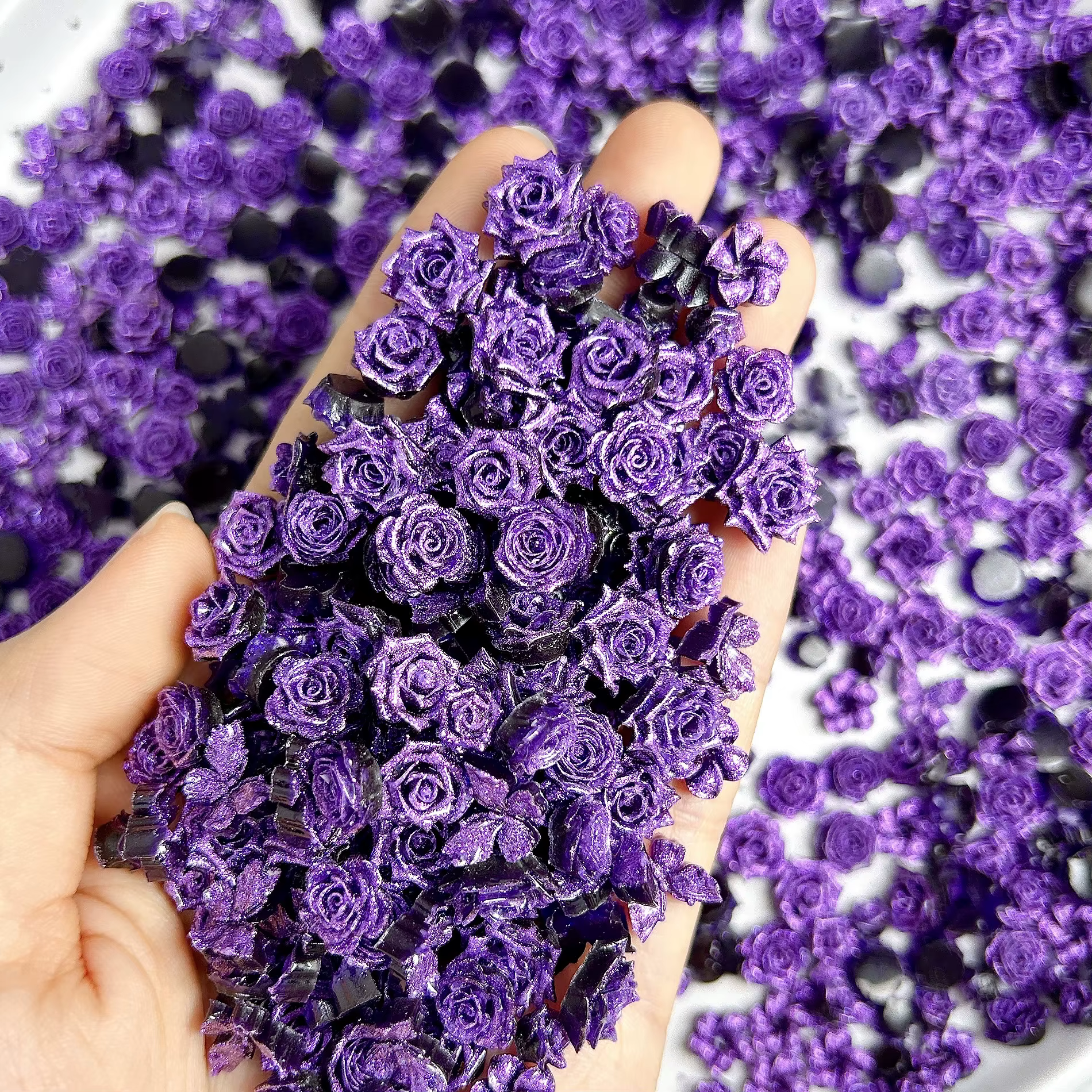 Décoration d'ongles en forme de fleurs violettes douces