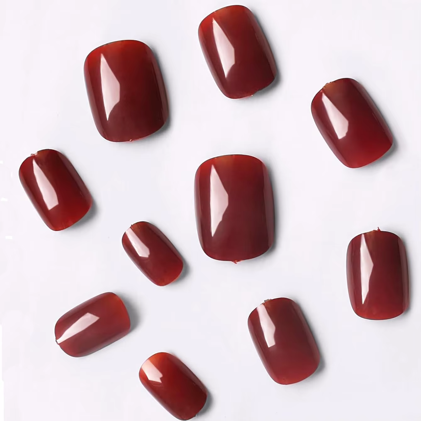 Faux ongles courts et carrés
