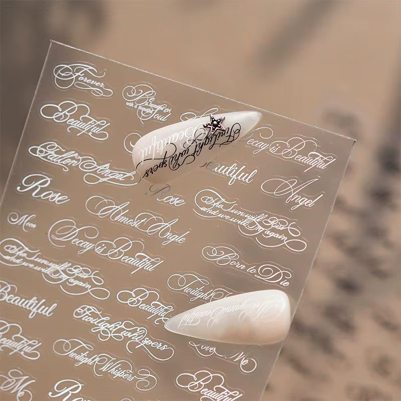Autocollants pour ongles en lettres anglaises noires et blanches