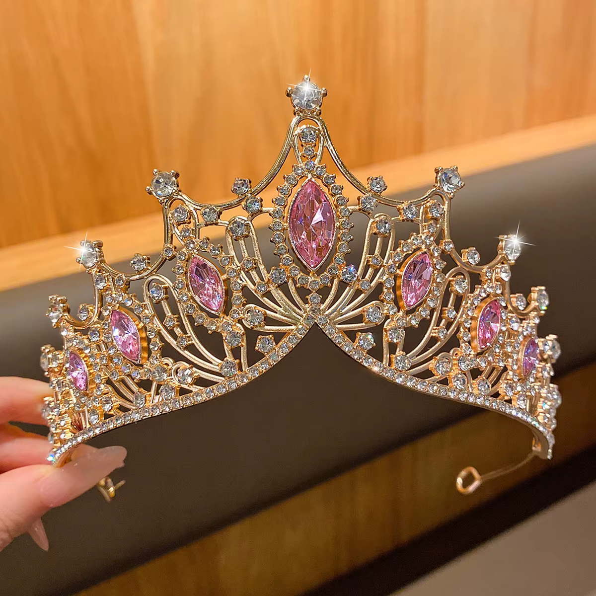 1 grande couronne, bandeau de tempérament à la mode, accessoire pour cheveux à vent doux, adapté aux performances et aux anniversaires