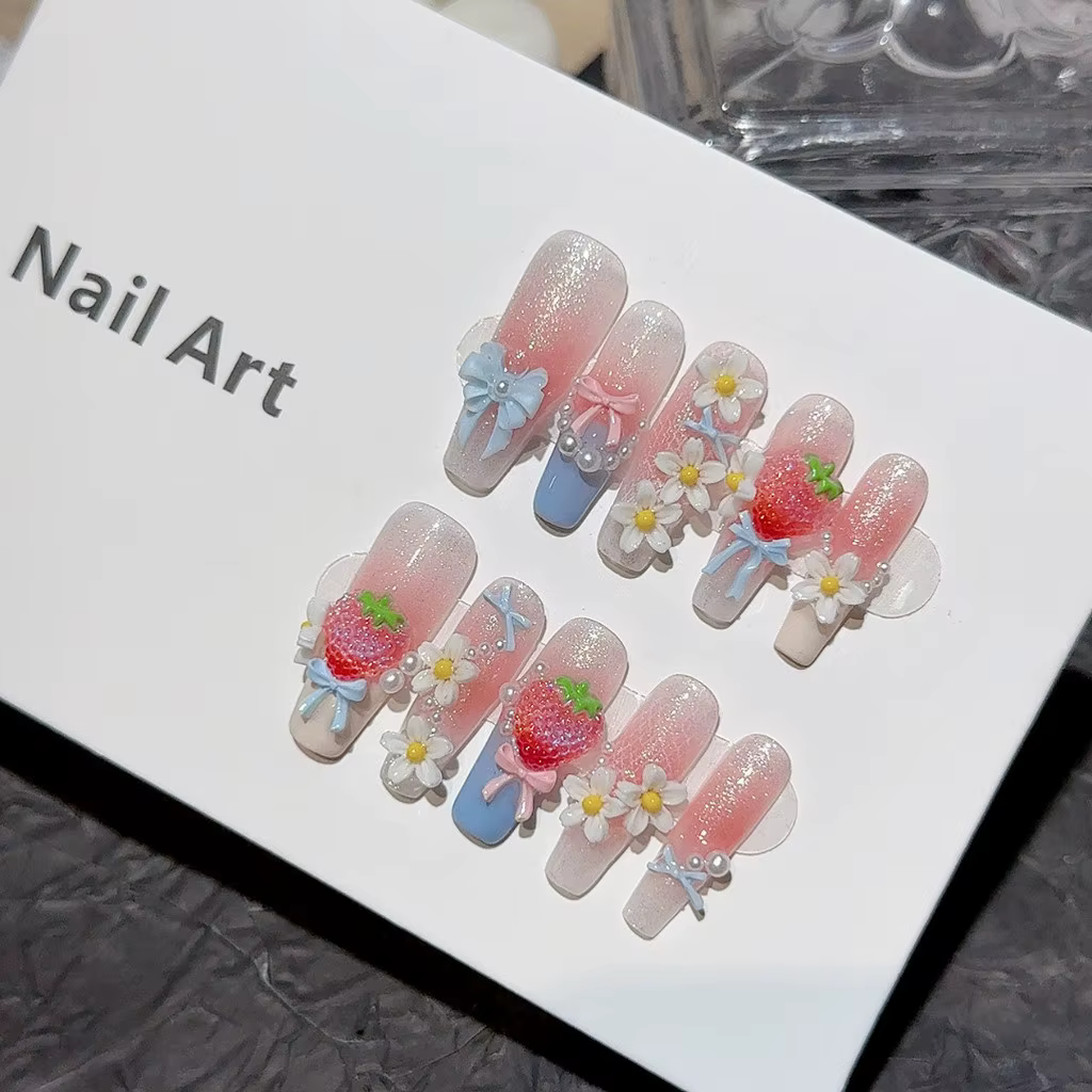 Mignon 3D fraise fleur Blush press-on ongles doux été rose bleu arc perles français Nail Art oeil de chat paillettes