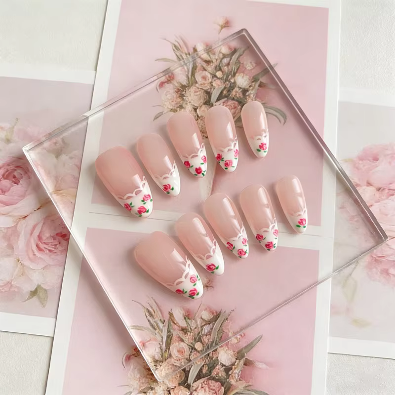 10 faux ongles à presser faits main en dentelle rose