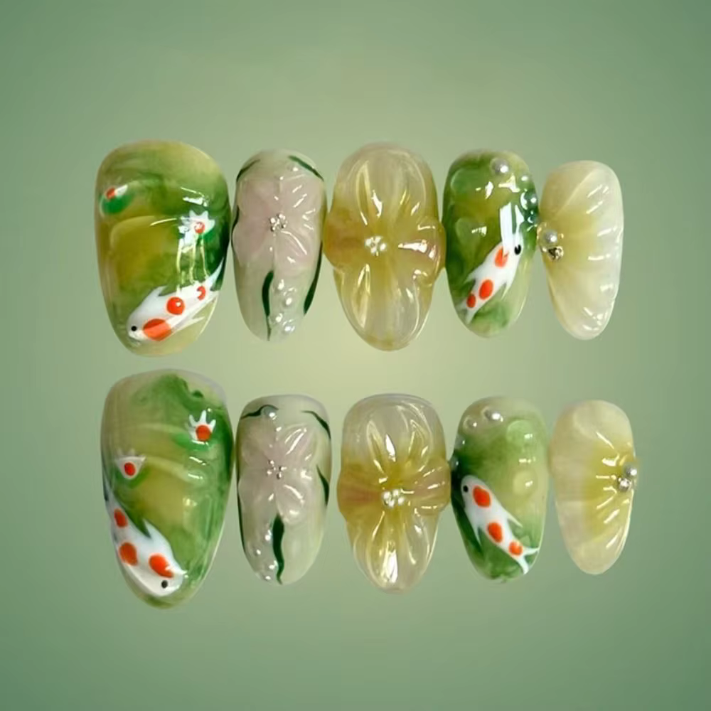 Manucure longue amande faux ongles français Aurora presse