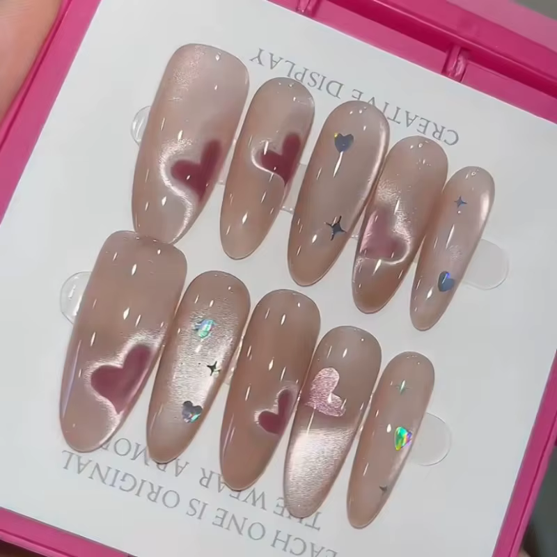 Faux ongles auto-adhésifs faits à la main