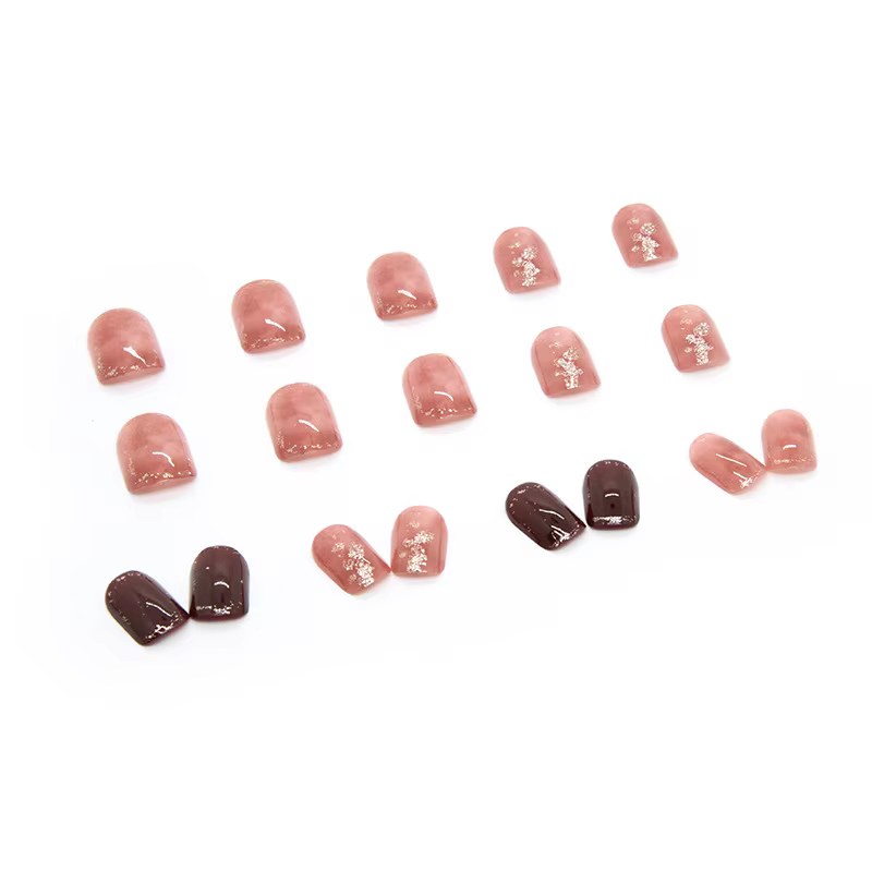 24 faux ongles rouges à presser avec breloques