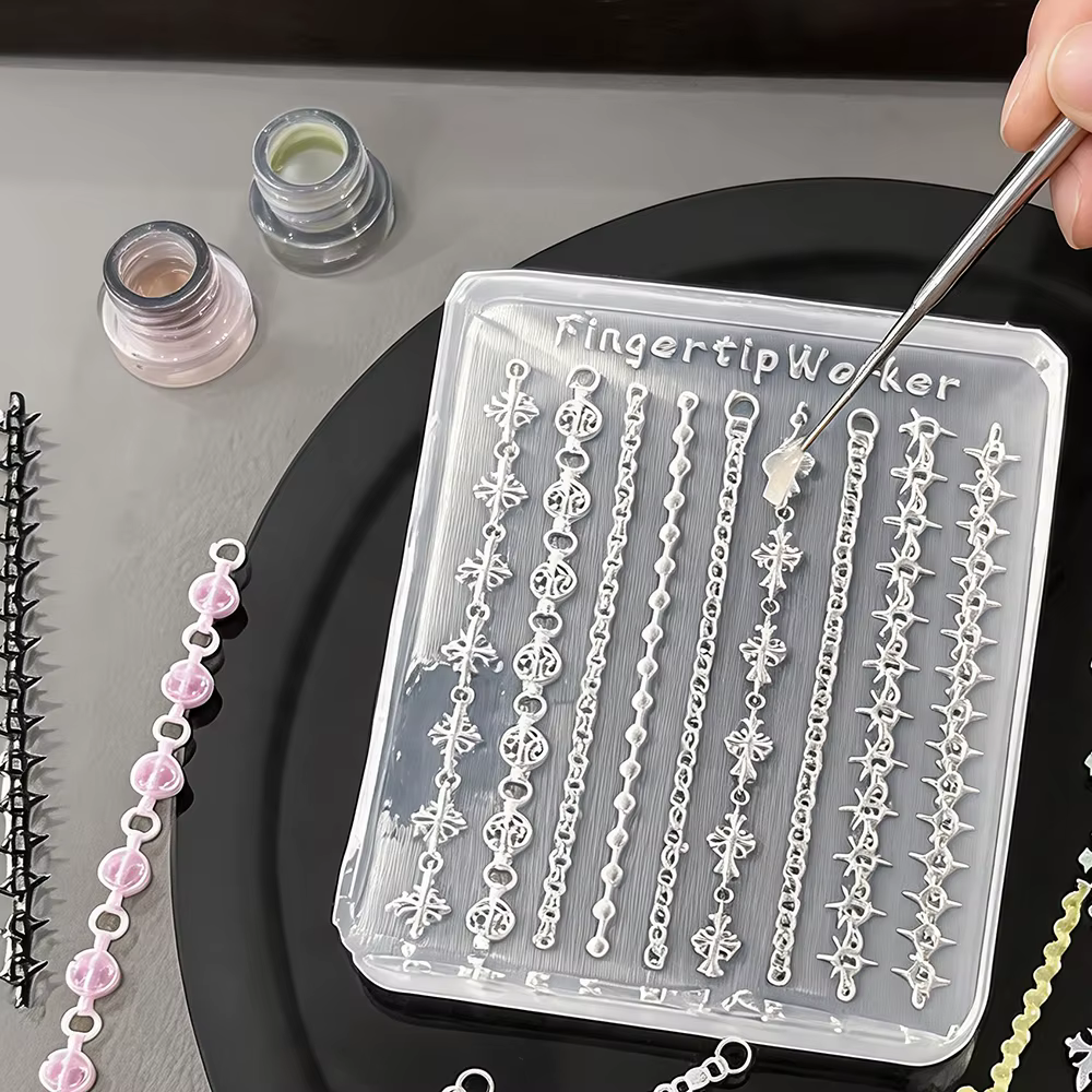 Moule à ongles en silicone haute transparence pour nail art gothique