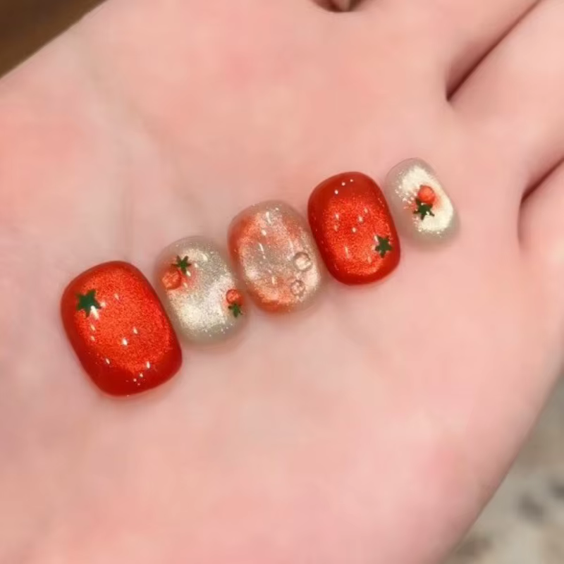 2025 femme Festive rouge ovale court press-on ongles mignon tomate Design