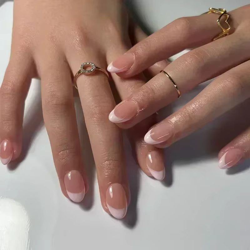 24 faux ongles amande, style français