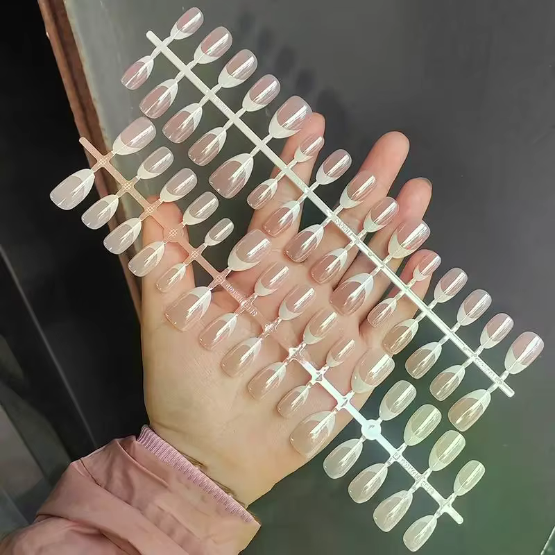 Lot de 30 faux ongles nacrés français à presser