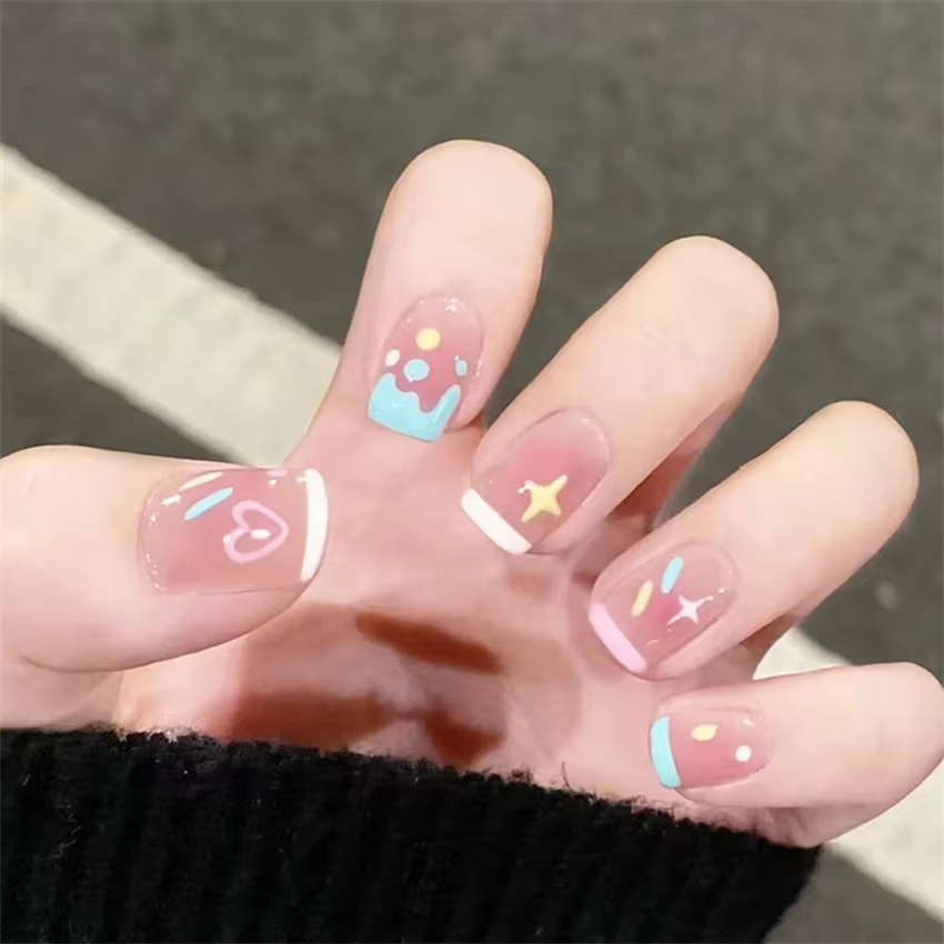 24 pièces/ensemble frais mignon Style artificiel faux ongles couverture complète amovible acrylique presse